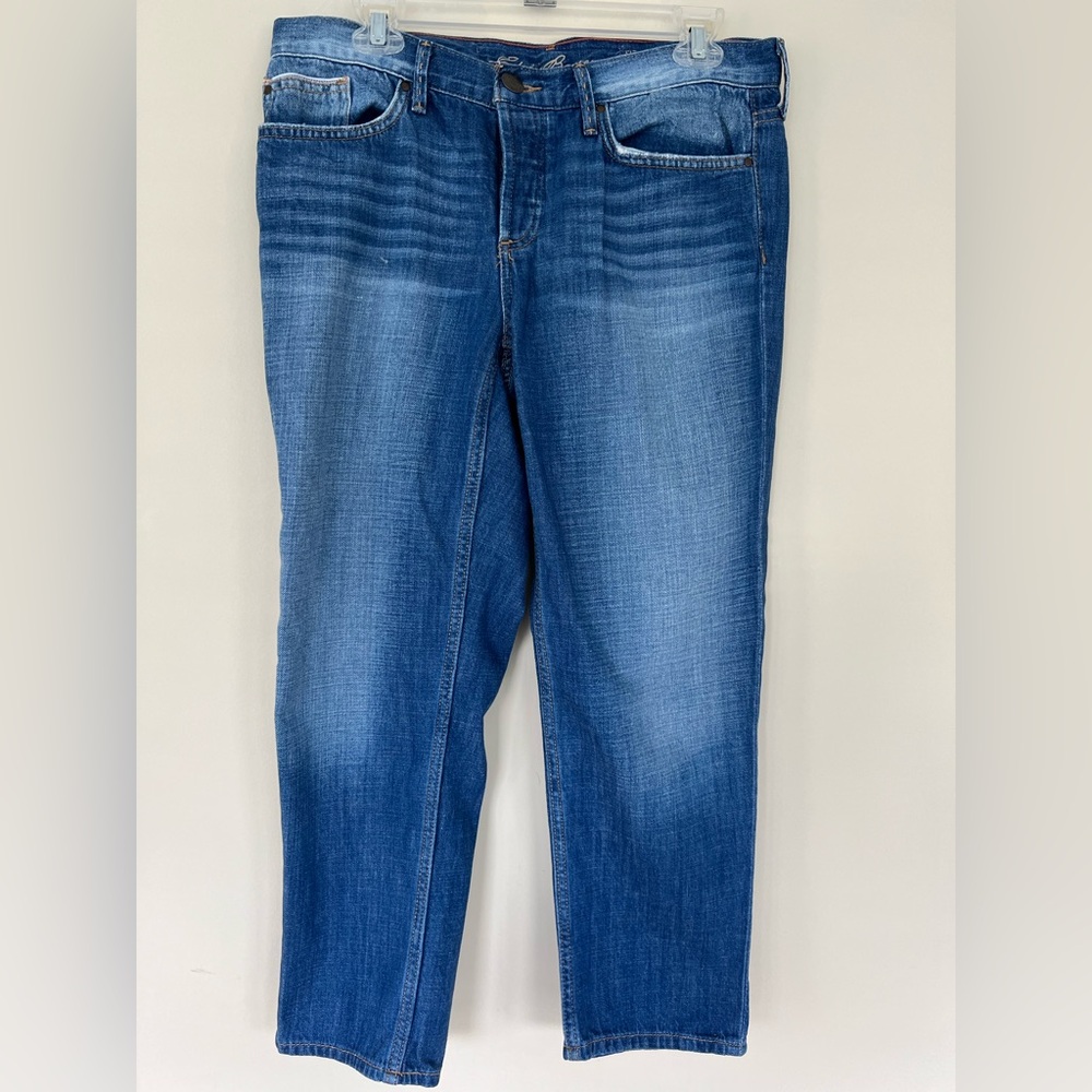 Eddie Bauer women’s size 8 button fly crop jeans.